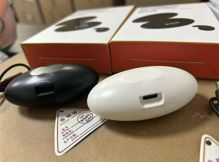 High-quality Bluetooth earphones 4200 pcs brand new cartons cartons 1