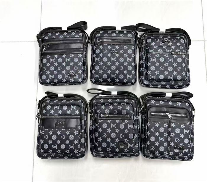 Crossbody bags 1800 pcs individually packaged size 25*20 clearance