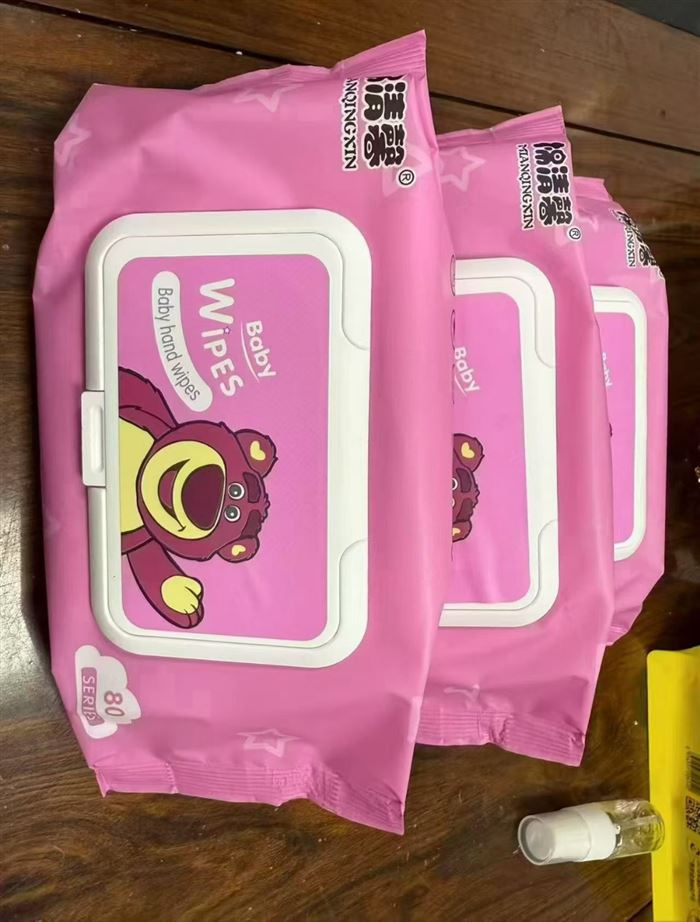 Wet wipes 100000 packs original cartons unopened