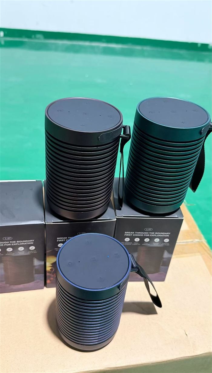 Outdoor waterproof Bluetooth speaker 1000 pcs