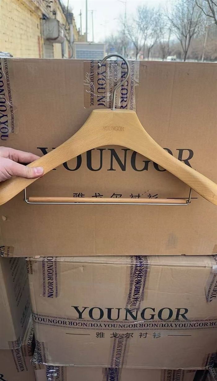 Clothes hangers 1000